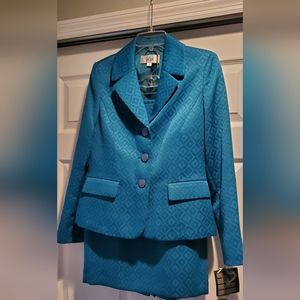 Beautiful 2 piece women's suit in Vienna Peacock that is a green color.